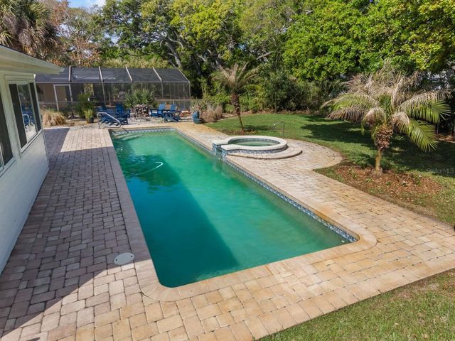 812 E 13TH AVENUE, New Smyrna Beach, FL 32169
