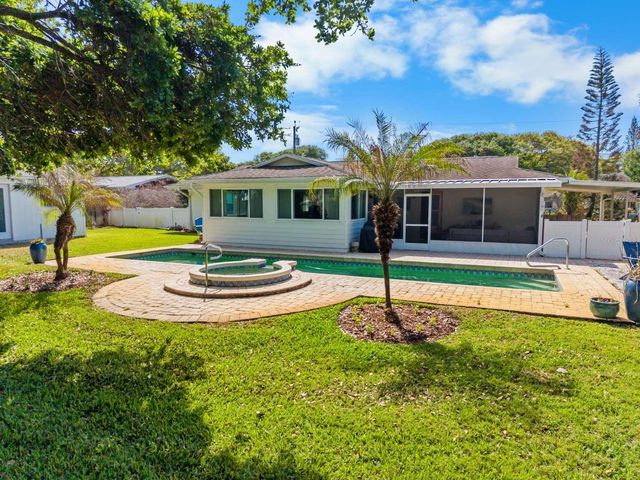 812 E 13TH AVENUE, New Smyrna Beach, FL 32169
