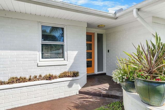 812 E 13TH AVENUE, New Smyrna Beach, FL 32169