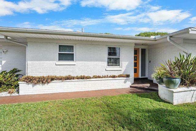 812 E 13TH AVENUE, New Smyrna Beach, FL 32169