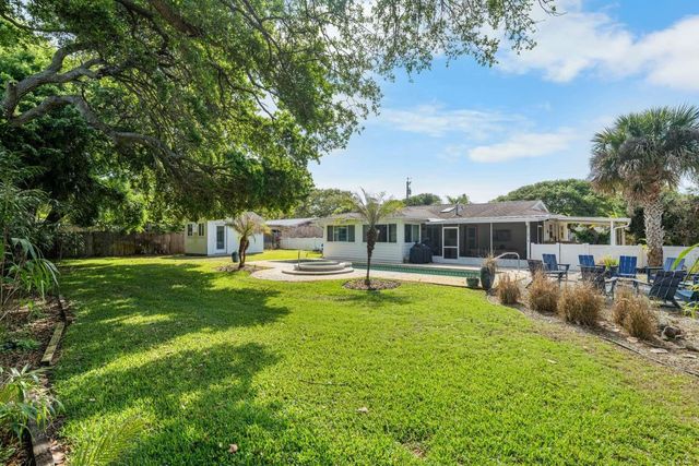 812 E 13TH AVENUE, New Smyrna Beach, FL 32169