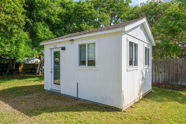 812 E 13TH AVENUE, New Smyrna Beach, FL 32169