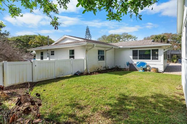 812 E 13TH AVENUE, New Smyrna Beach, FL 32169