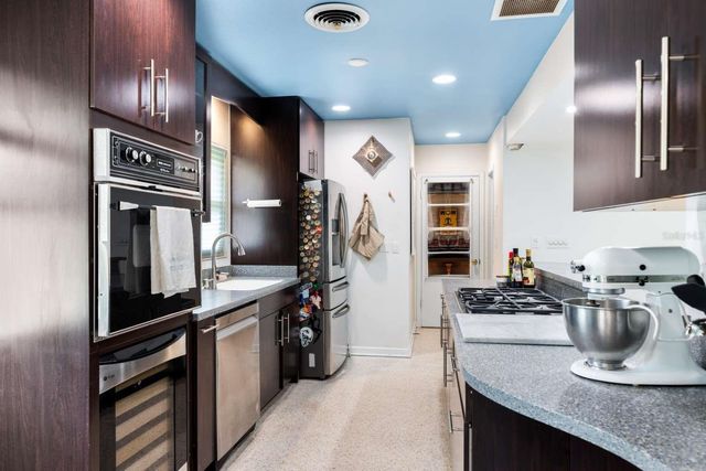 812 E 13TH AVENUE, New Smyrna Beach, FL 32169