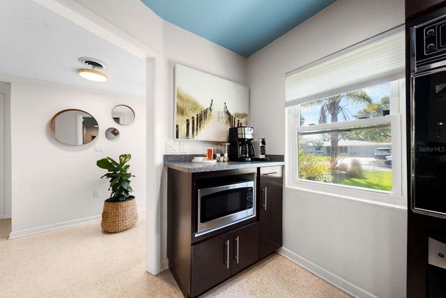 812 E 13TH AVENUE, New Smyrna Beach, FL 32169