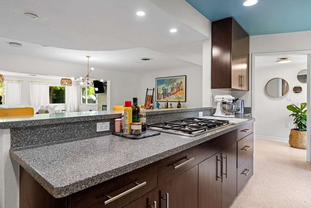 812 E 13TH AVENUE, New Smyrna Beach, FL 32169