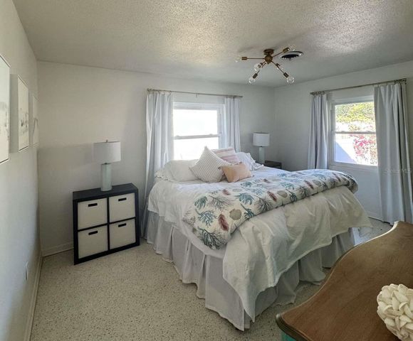 812 E 13TH AVENUE, New Smyrna Beach, FL 32169