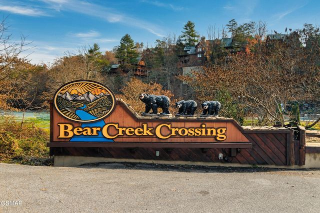 1924 Bear Creek Falls Way, Sevierville, TN 37876
