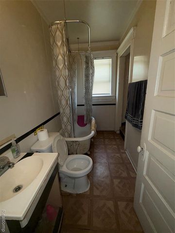 5331 Fischer Street, Detroit, MI 48213