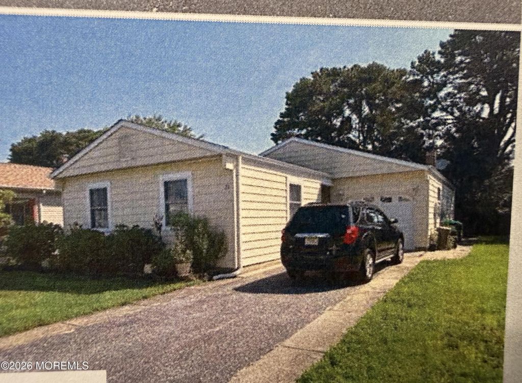 26 San Carlos Street, Toms River, NJ 08757