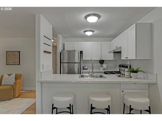 7616 N EDISON St, Portland, OR 97203