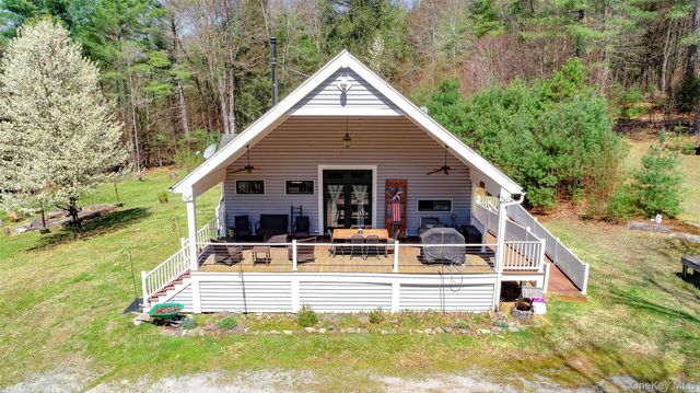 465 Schalck Road, Narrowsburg, NY 12764