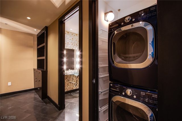 4525 Dean Martin Drive 2000, Las Vegas, NV 89103