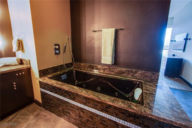 4525 Dean Martin Drive 2000, Las Vegas, NV 89103