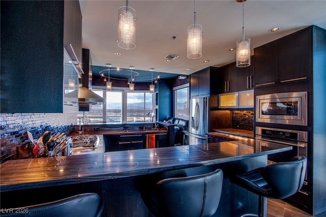 4525 Dean Martin Drive 2000, Las Vegas, NV 89103