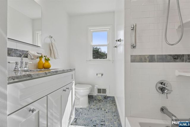 71 Ridge Road, Cedar Grove, NJ 07009
