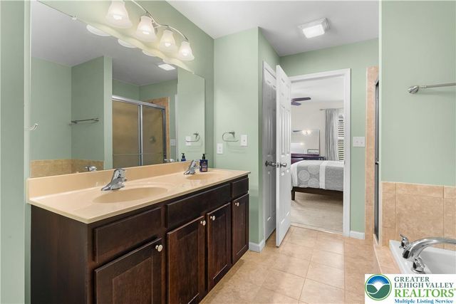 9701 Viceroy Lane, Upper Macungie Twp, PA 18031