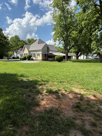 227 South Broad St, Newville, AL 36345