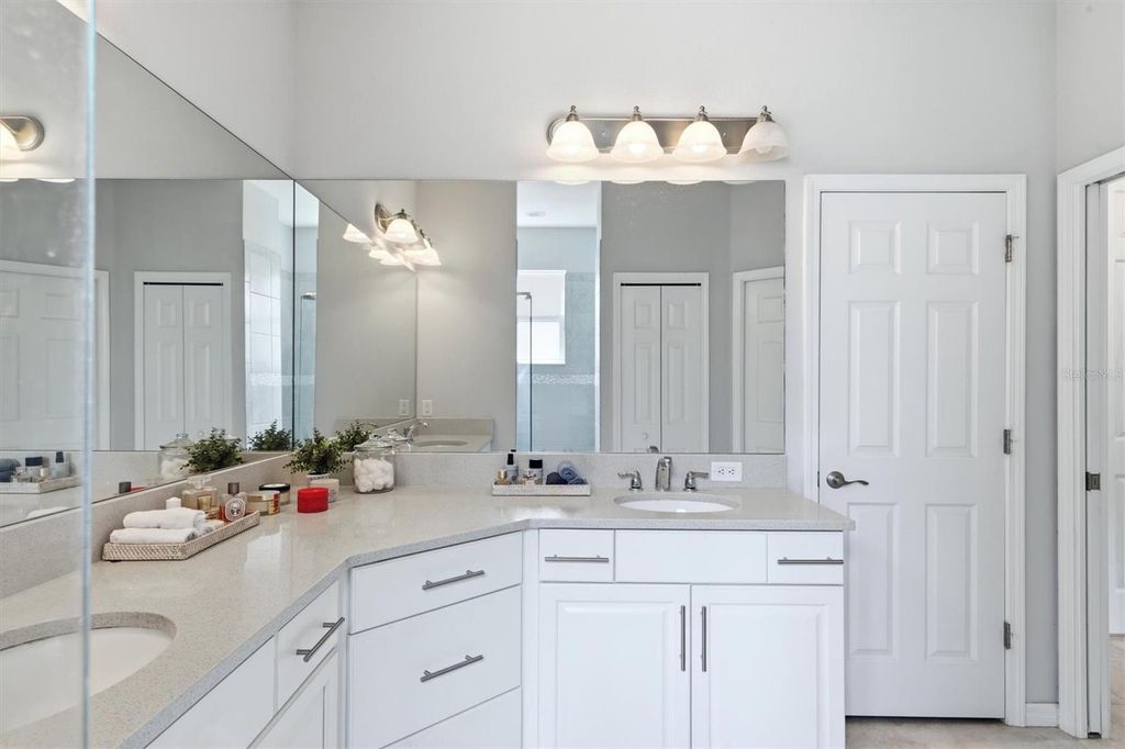 Image 23 of property listing at 5515 TITLE ROW DRIVE, Bradenton, FL 34210