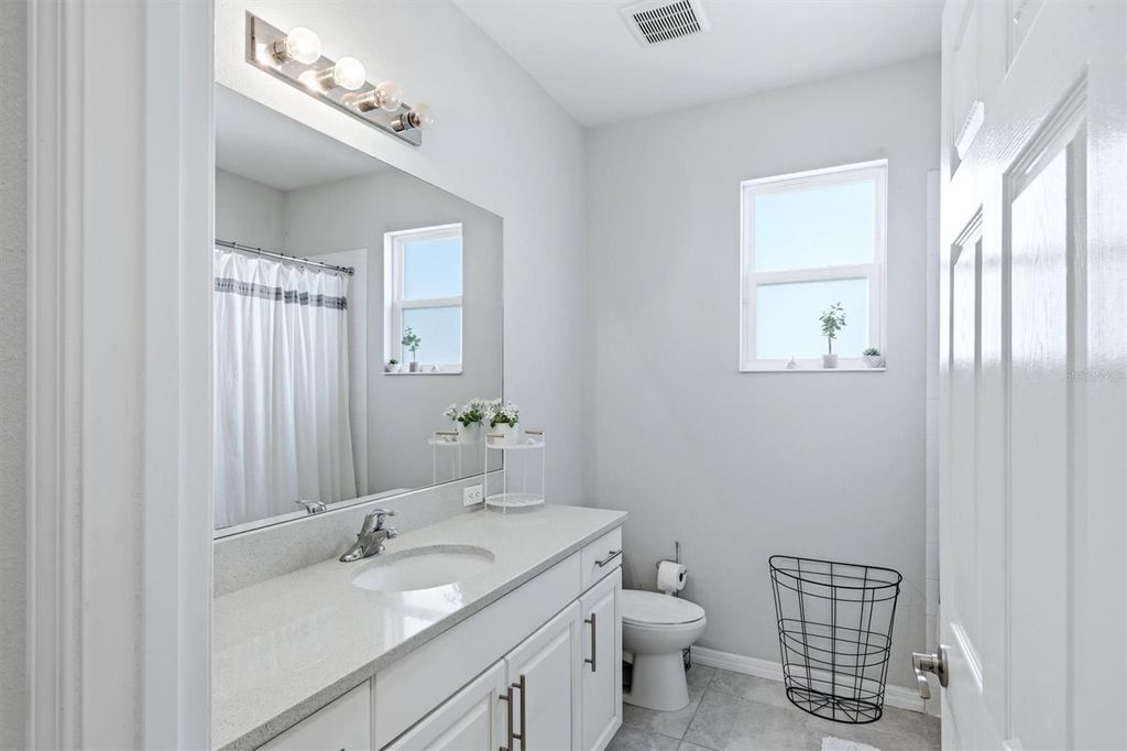 Image 24 of property listing at 5515 TITLE ROW DRIVE, Bradenton, FL 34210