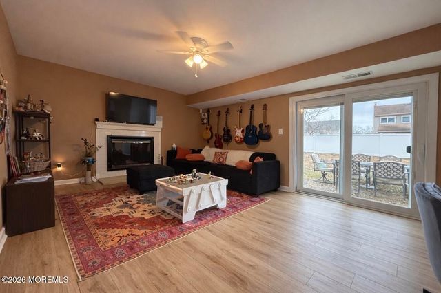 15 Commodore Court, Barnegat, NJ 08005