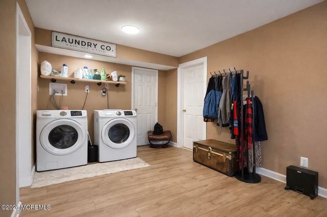 15 Commodore Court, Barnegat, NJ 08005