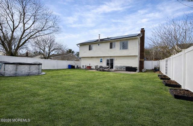 15 Commodore Court, Barnegat, NJ 08005