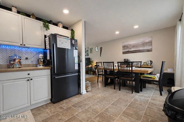 15 Commodore Court, Barnegat, NJ 08005