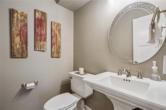 4362 Cloverdale Road NE, Cedar Rapids, IA 52411