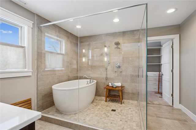 4362 Cloverdale Road NE, Cedar Rapids, IA 52411