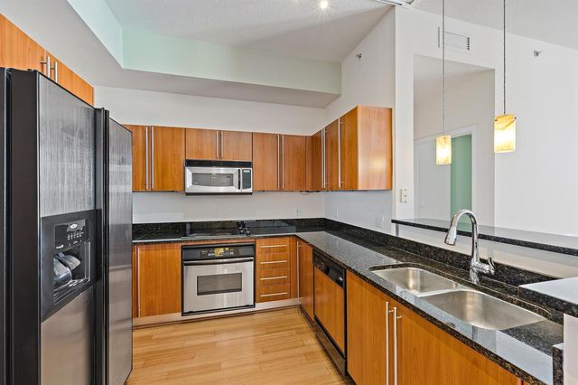 1551 N Flagler Drive Ph L7, West Palm Beach, FL 33401