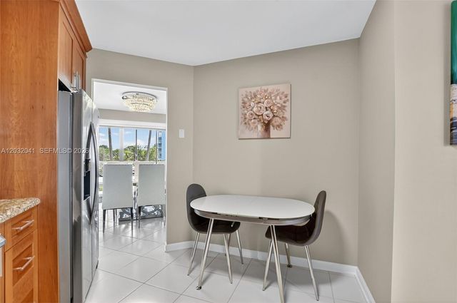 5901 Camino Del Sol 207, Boca Raton, FL 33433
