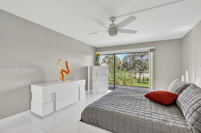 5901 Camino Del Sol 207, Boca Raton, FL 33433