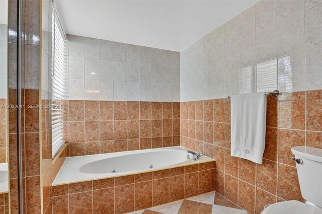 5901 Camino Del Sol 207, Boca Raton, FL 33433