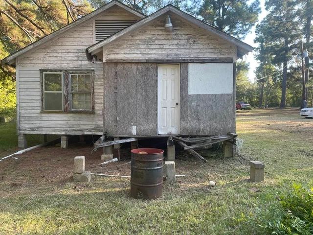 8984 N CR 165, Overton, TX 75684