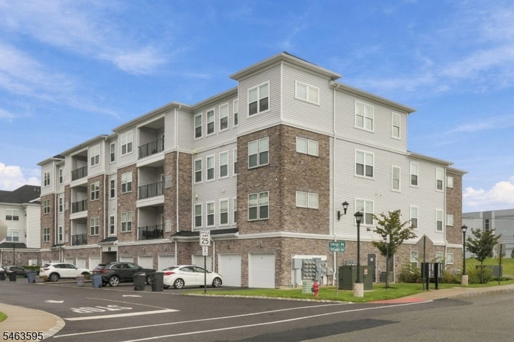 11 Veterans Way 121, Morris Plains Boro, NJ 07950 — exterior