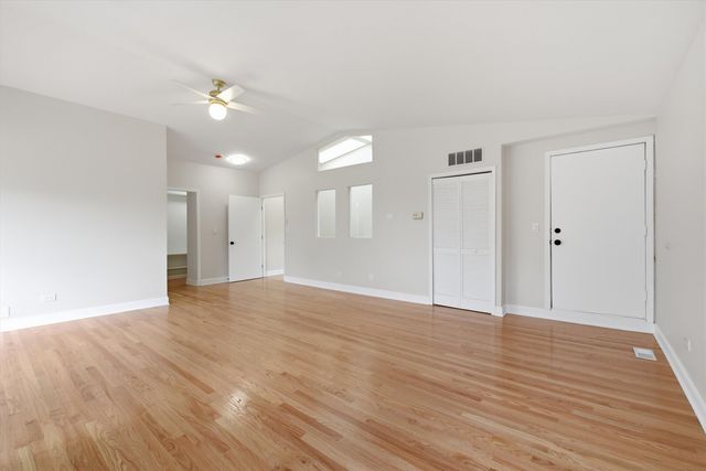 5510 S CORNELL Avenue D, Chicago, IL 60637