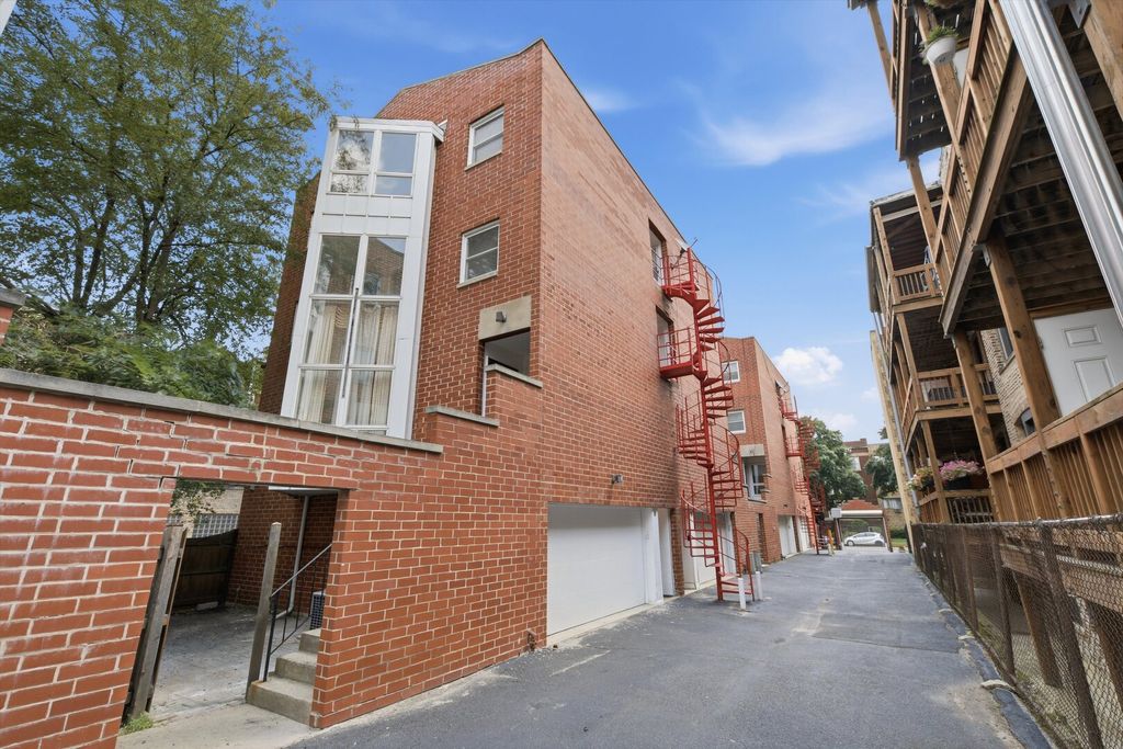 5510 S CORNELL Avenue D, Chicago, IL 60637