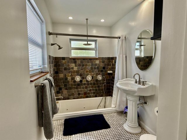 4540 SW 28th Terrace, Dania Beach, FL 33312