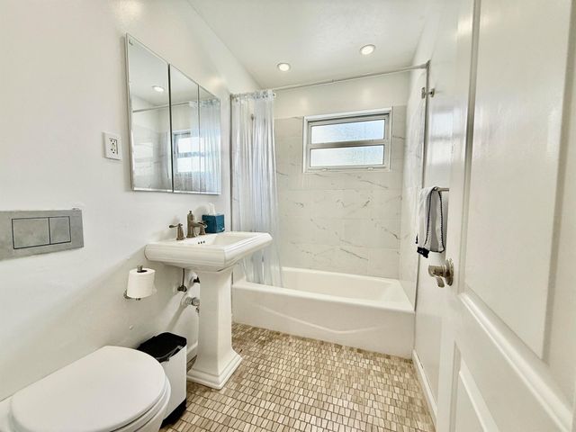 4540 SW 28th Terrace, Dania Beach, FL 33312