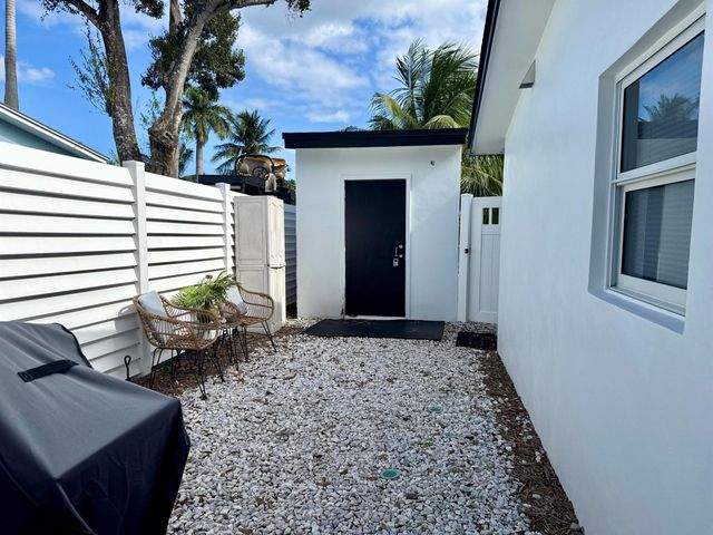 4540 SW 28th Terrace, Dania Beach, FL 33312