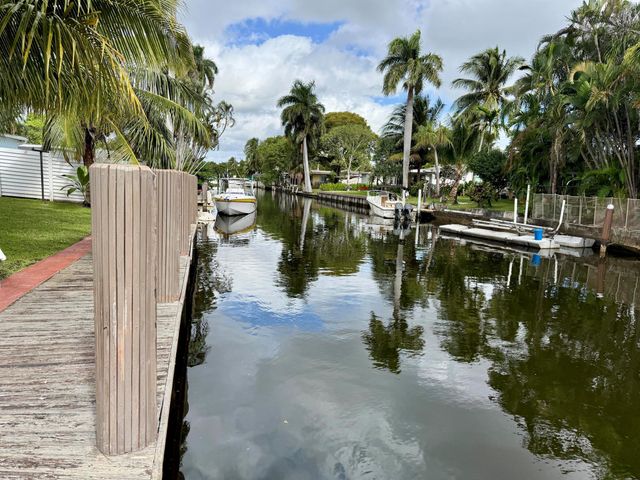 4540 SW 28th Terrace, Dania Beach, FL 33312