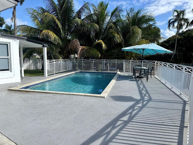 4540 SW 28th Terrace, Dania Beach, FL 33312