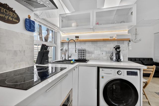 4540 SW 28th Terrace, Dania Beach, FL 33312