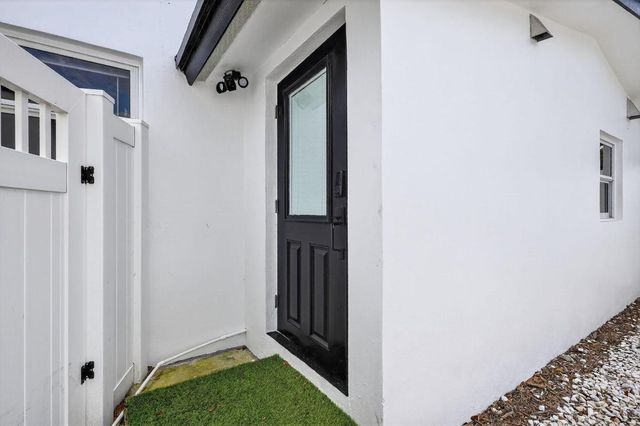 4540 SW 28th Terrace, Dania Beach, FL 33312