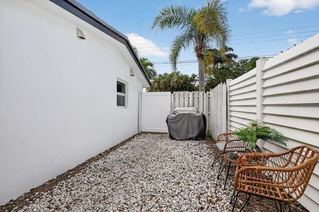 4540 SW 28th Terrace, Dania Beach, FL 33312