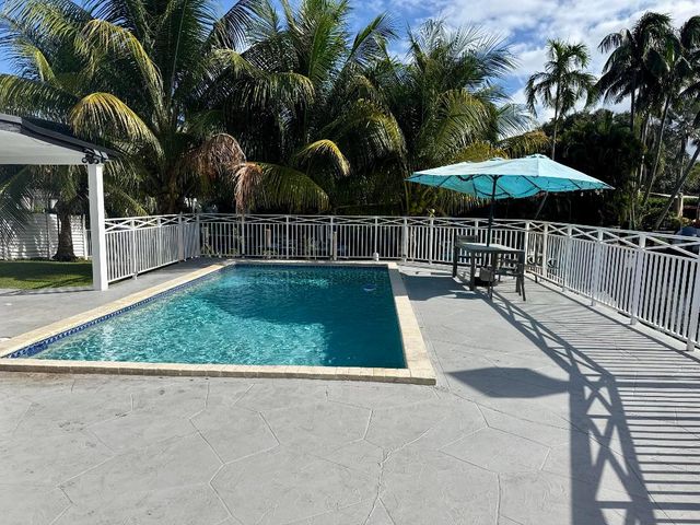 4540 SW 28th Terrace, Dania Beach, FL 33312