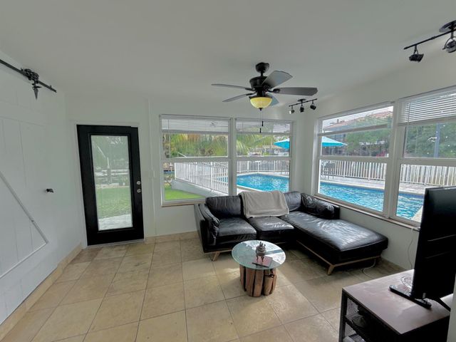 4540 SW 28th Terrace, Dania Beach, FL 33312