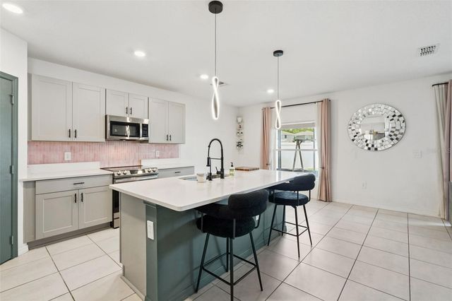 584 PINK IBIS BEND, St Cloud, FL 34772
