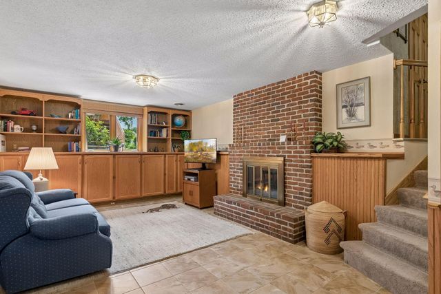 18025 33rd Avenue N, Plymouth, MN 55447